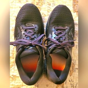 Saucony running shoe